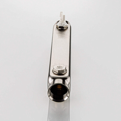 Коллектор VALTEC SQ из нержавеющей стали, шаг 100 мм 1x1/2x2 (VTc.510.SQ.060402)